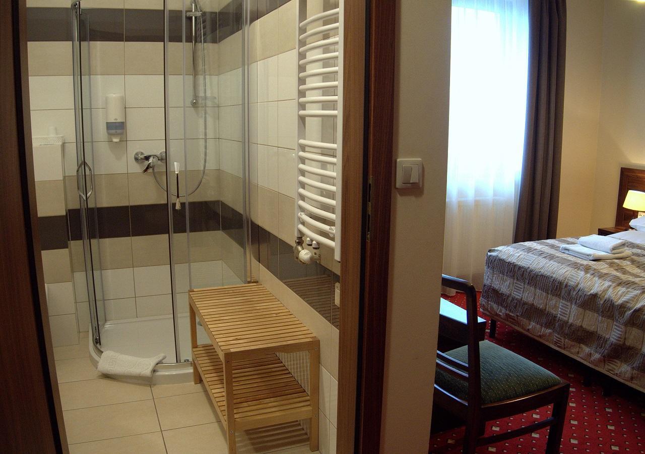 Hotel Kochanow Kochanow  ภายนอก รูปภาพ