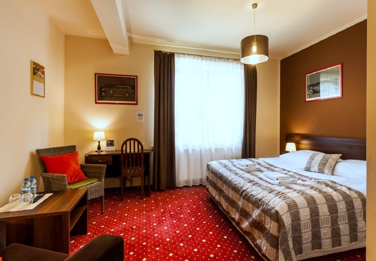 Hotel Kochanow Kochanow  ภายนอก รูปภาพ