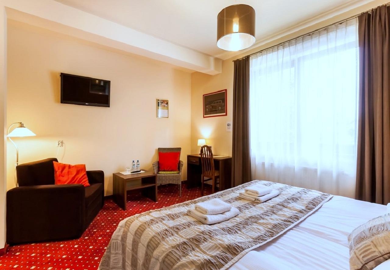 Hotel Kochanow Kochanow  ภายนอก รูปภาพ