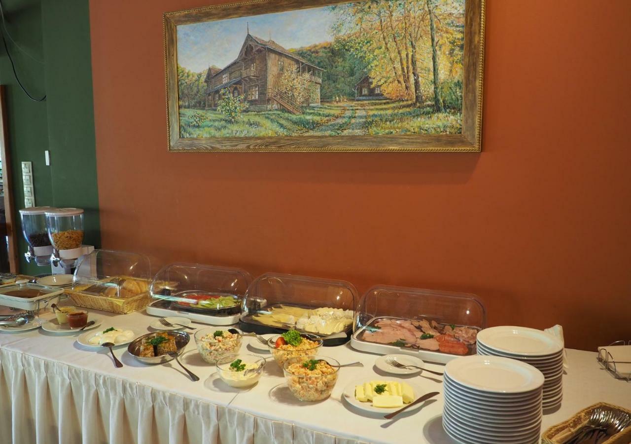 Hotel Kochanow Kochanow  ภายนอก รูปภาพ