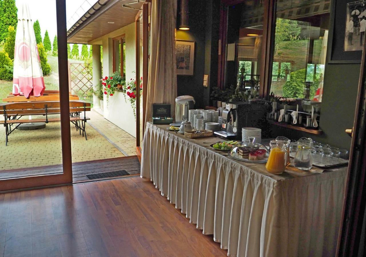Hotel Kochanow Kochanow  ภายนอก รูปภาพ